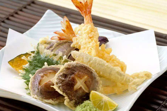 日本天妇罗之神50多年炸3000万个天妇罗