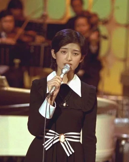 日本70年代歌手图片